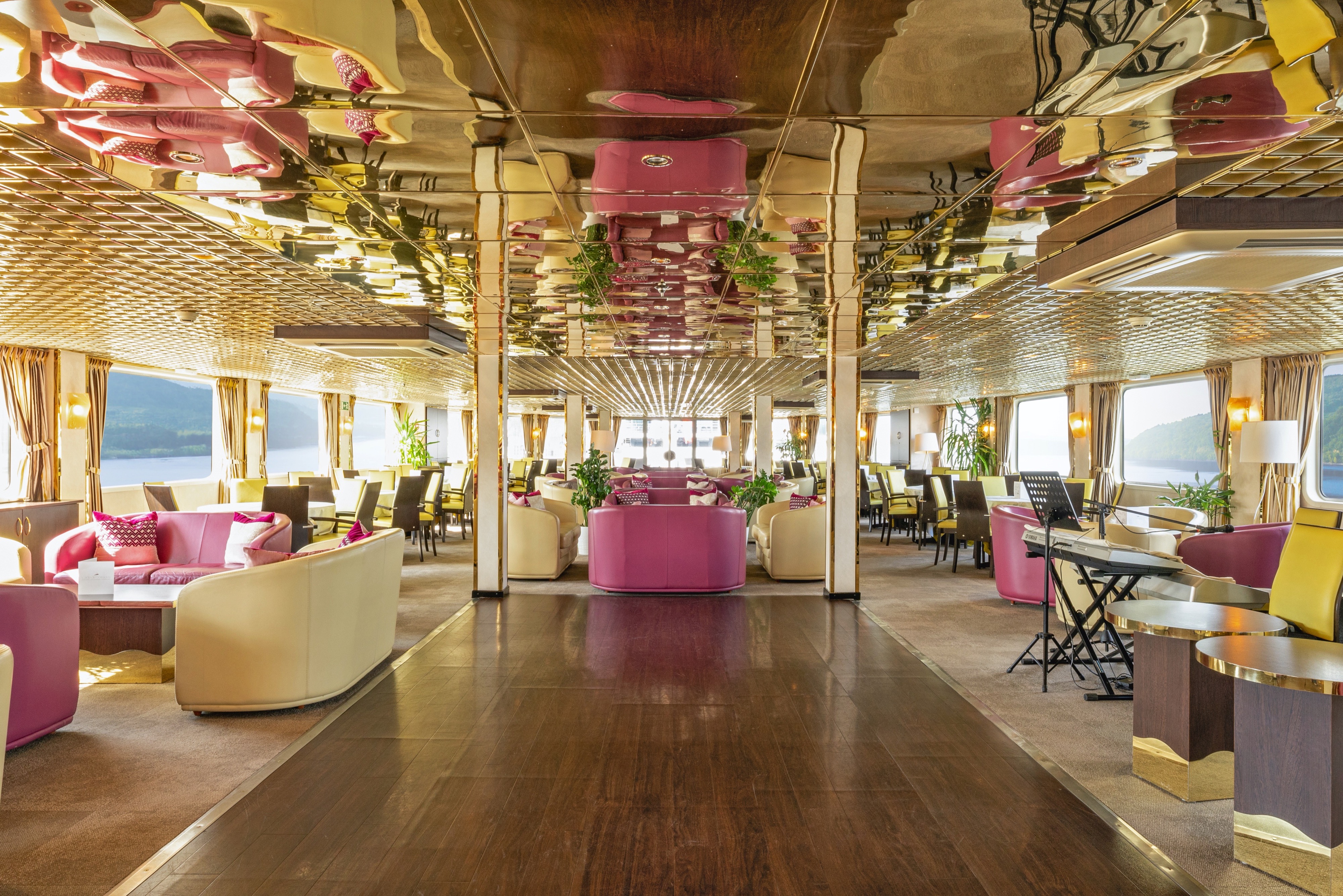 Lounge Bar